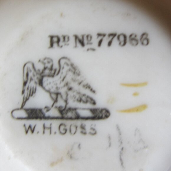 W.H. Goss crested heraldry china vintage Dorothy Vernon (GC071 Grace) - Picture 7 of 7